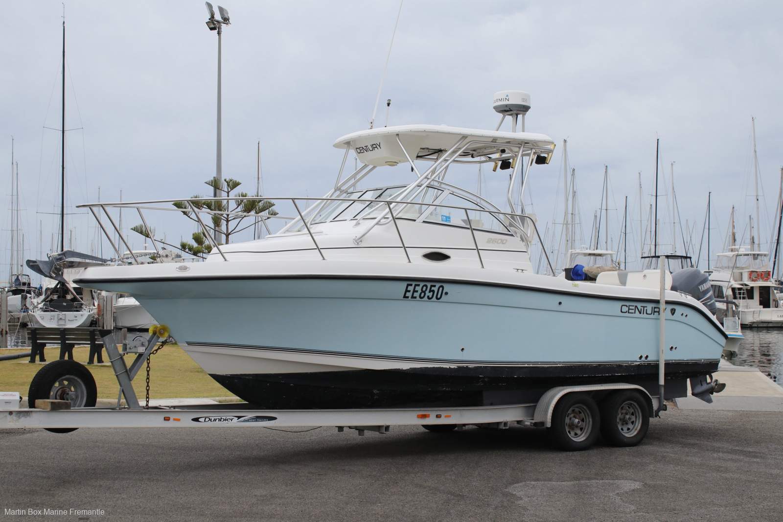 Century 2600 Walkaround with Twin Yamaha Four Stroke Outboards