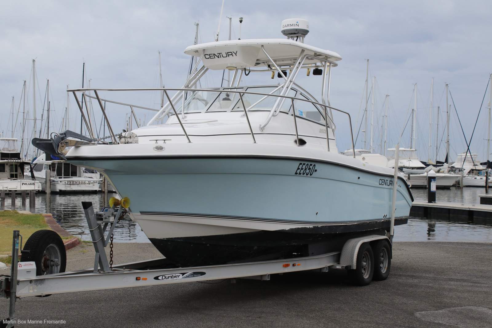 Century 2600 Walkaround with Twin Yamaha Four Stroke Outboards