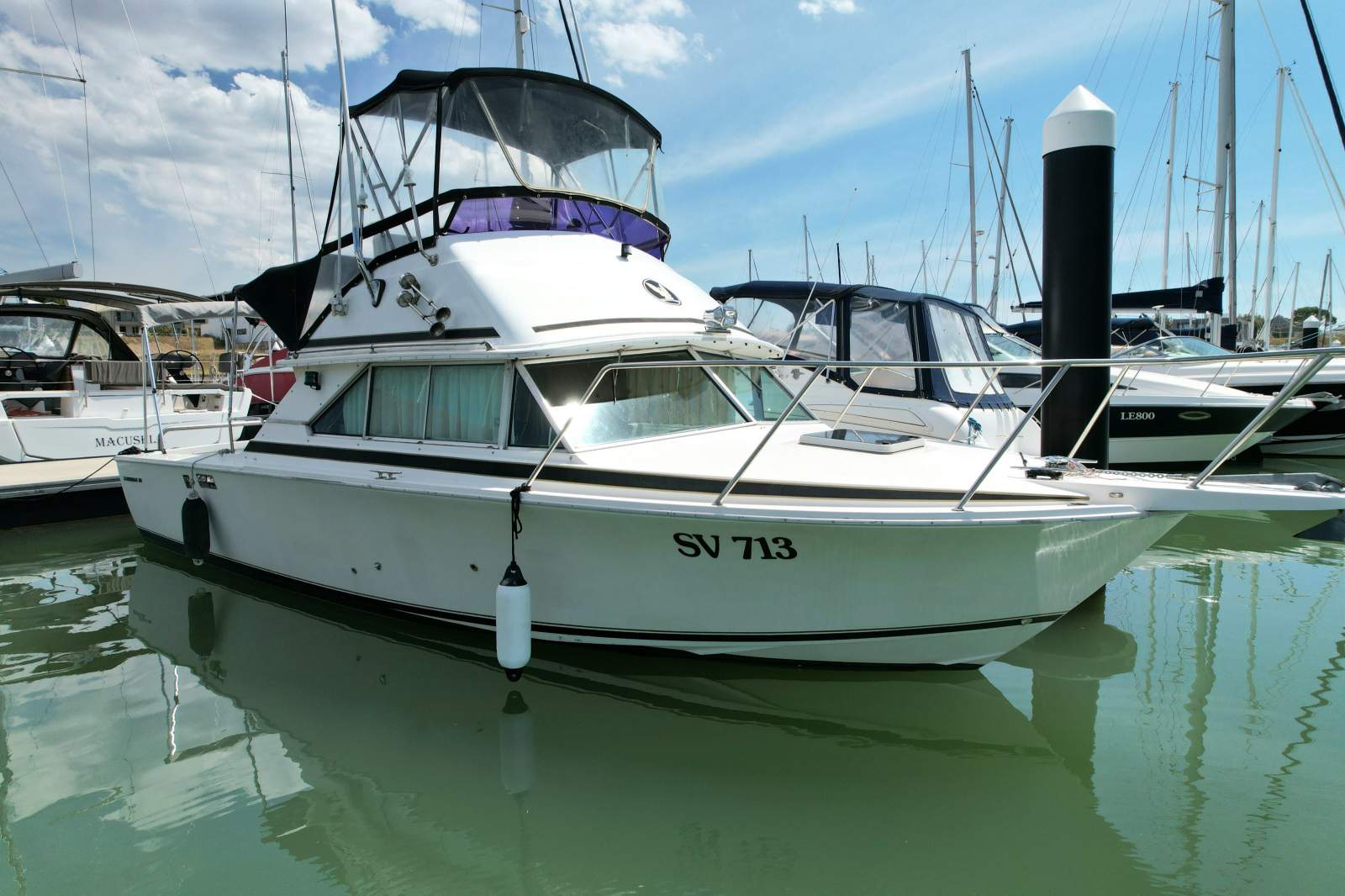 Bertram Caribbean 28 Flybridge