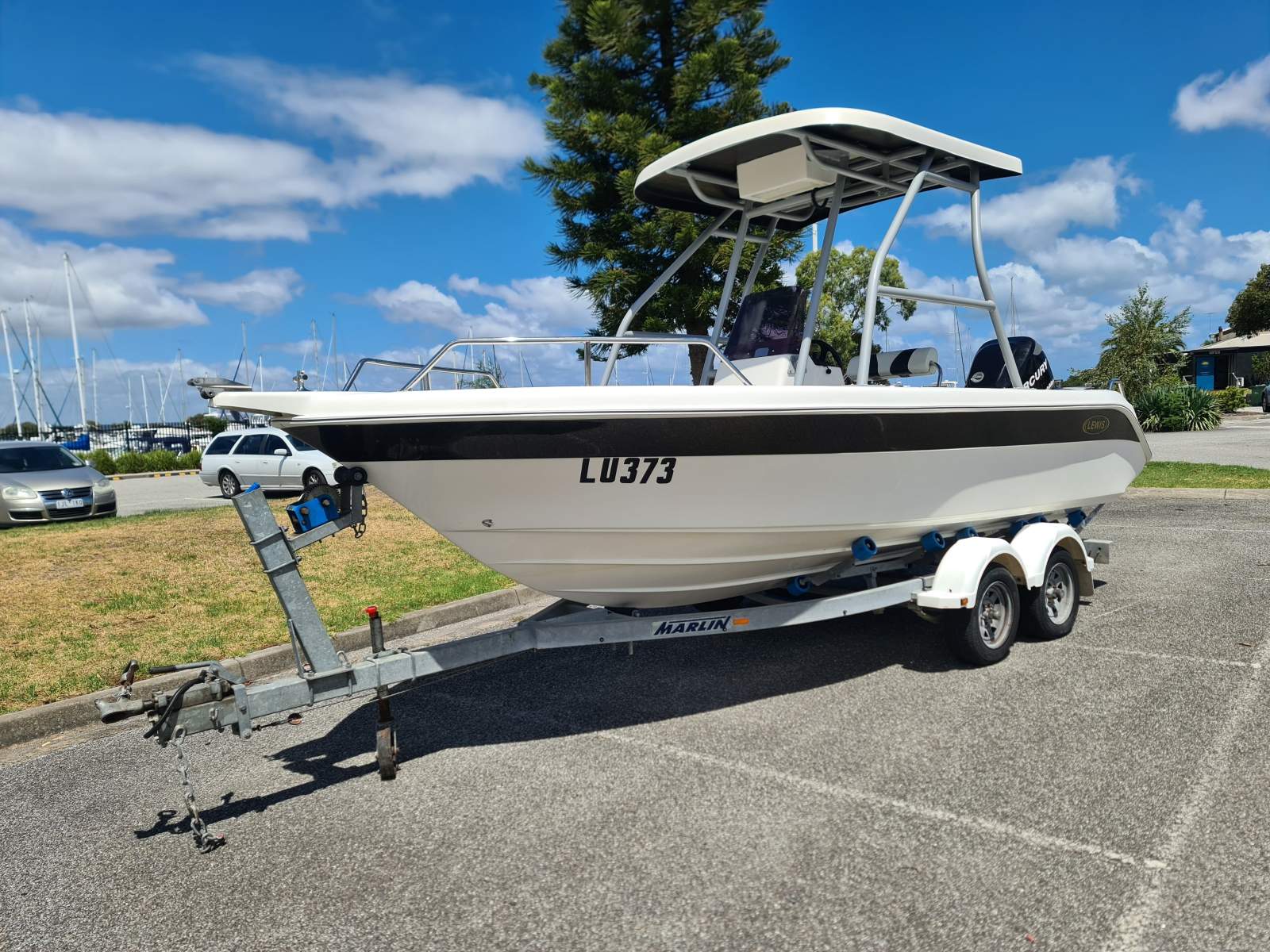 Lewis Boats 590 CC