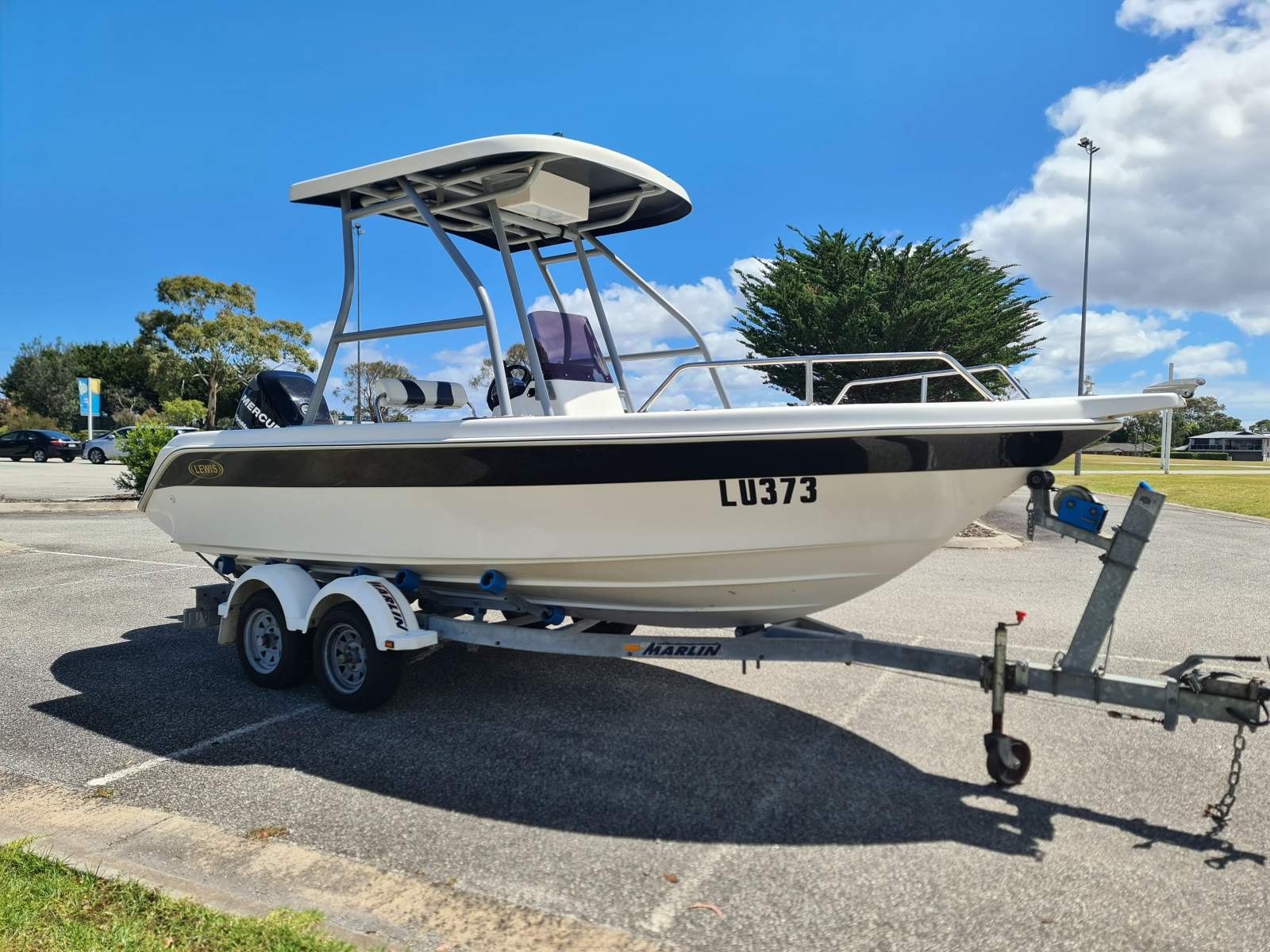 Lewis Boats 590 CC