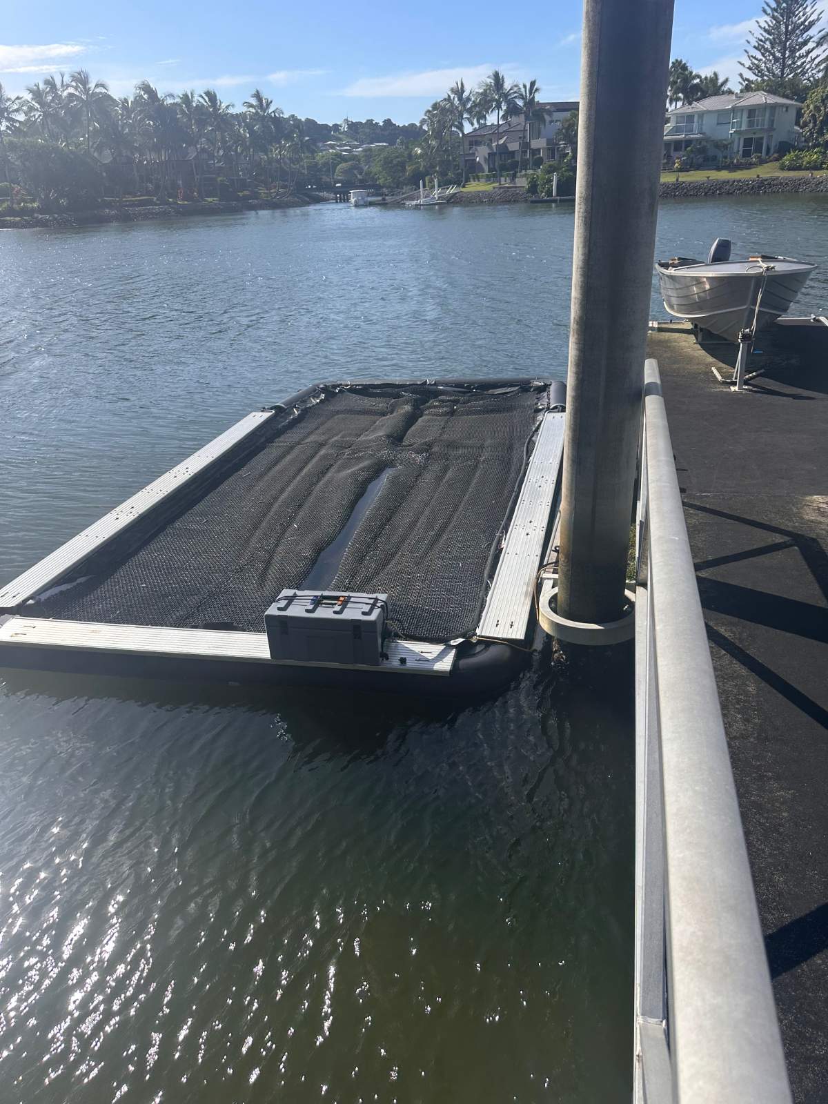 Seapen dry-dock