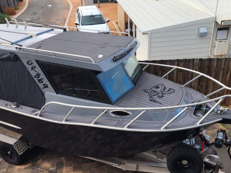 Black Dog Offshore 7.4