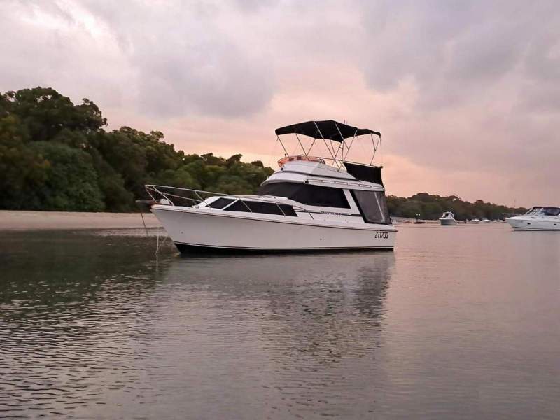 CruiseCraft Executive 800 Flybridge Cruiser