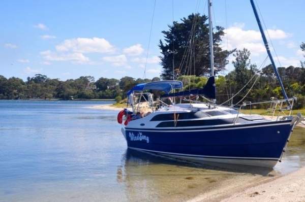 Macgregor 26M:Easy to beach