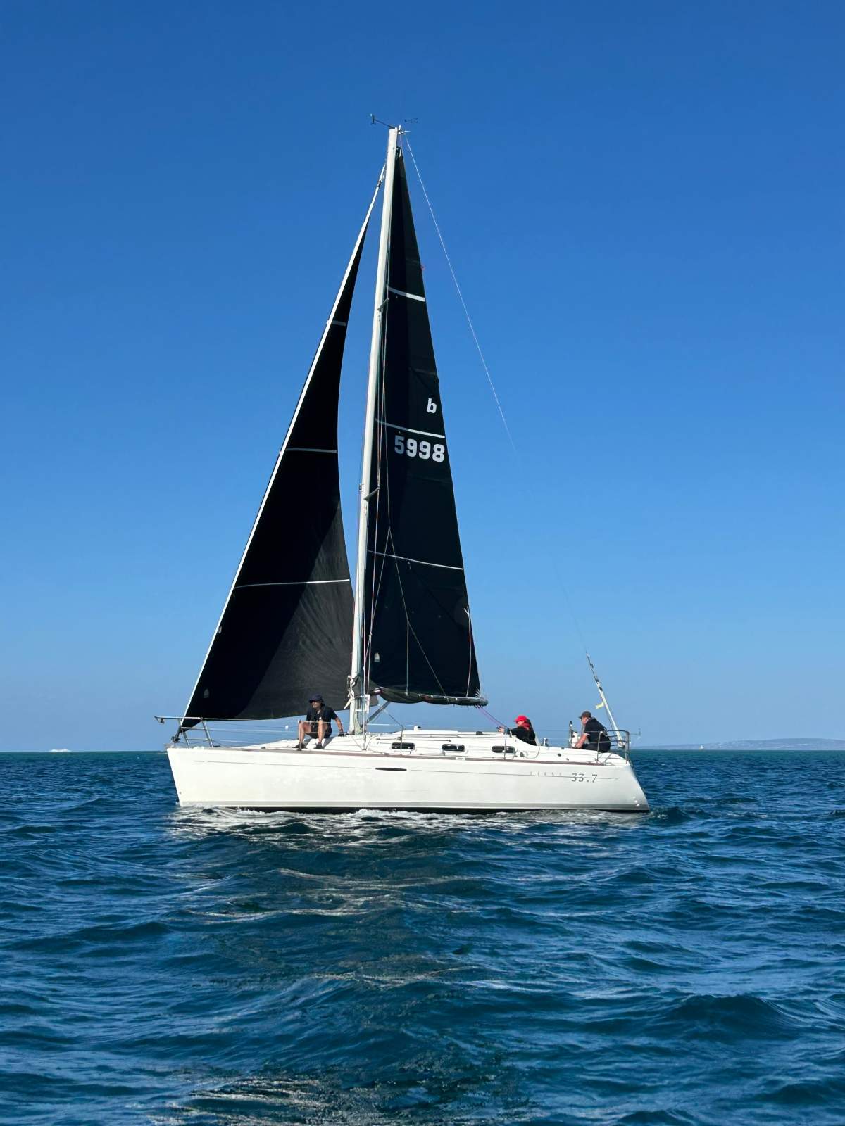 Beneteau First 33.7