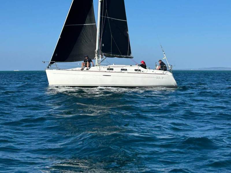 Beneteau First 33.7