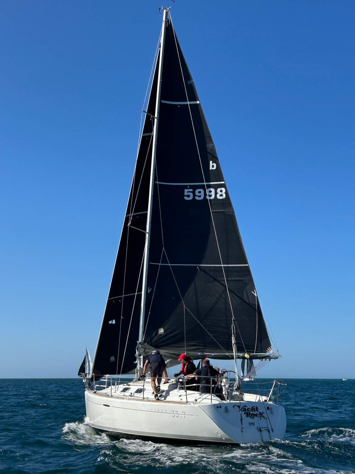 Beneteau First 33.7