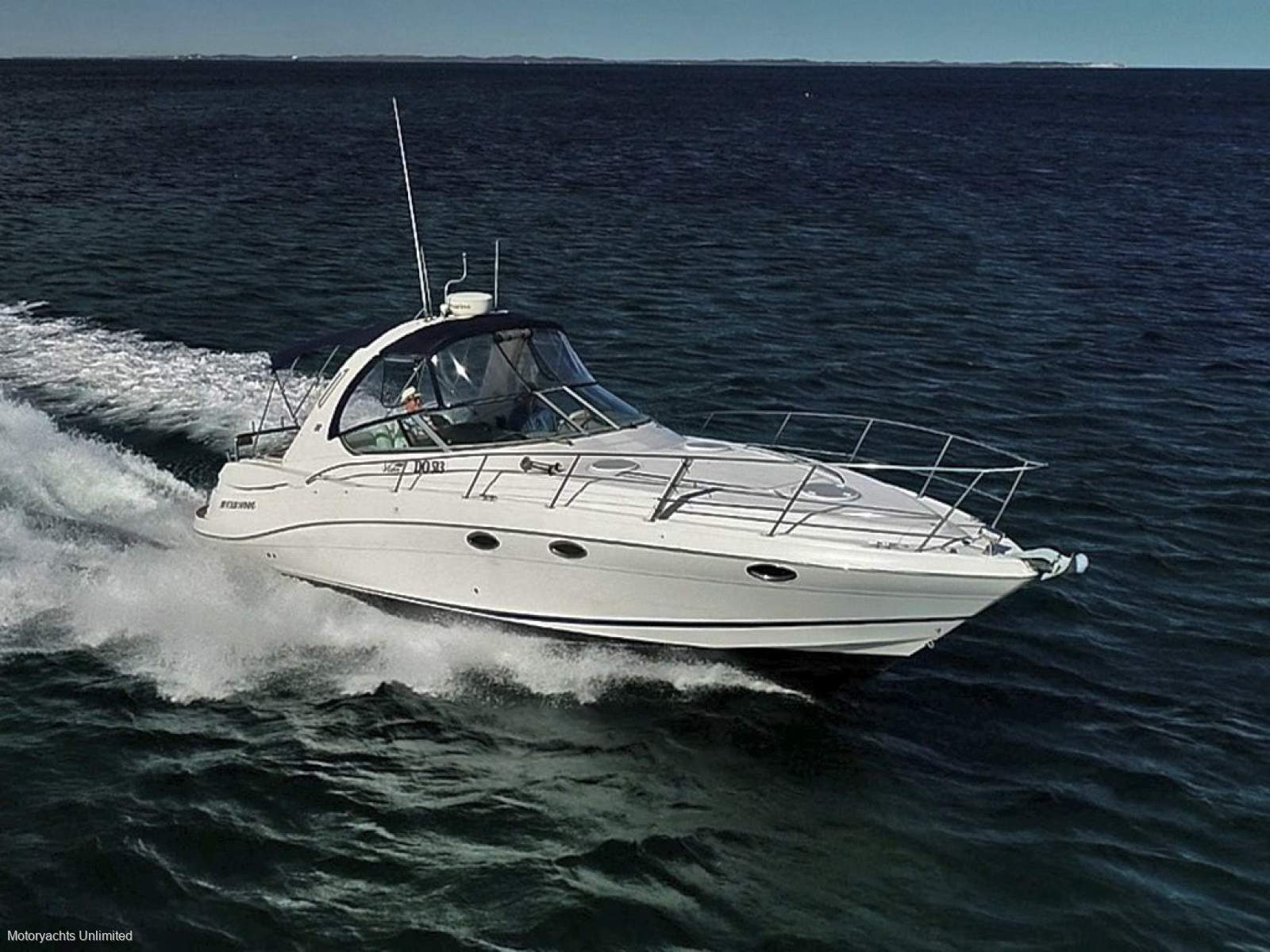Four Winns Vista 348 - Packed with amazing features
