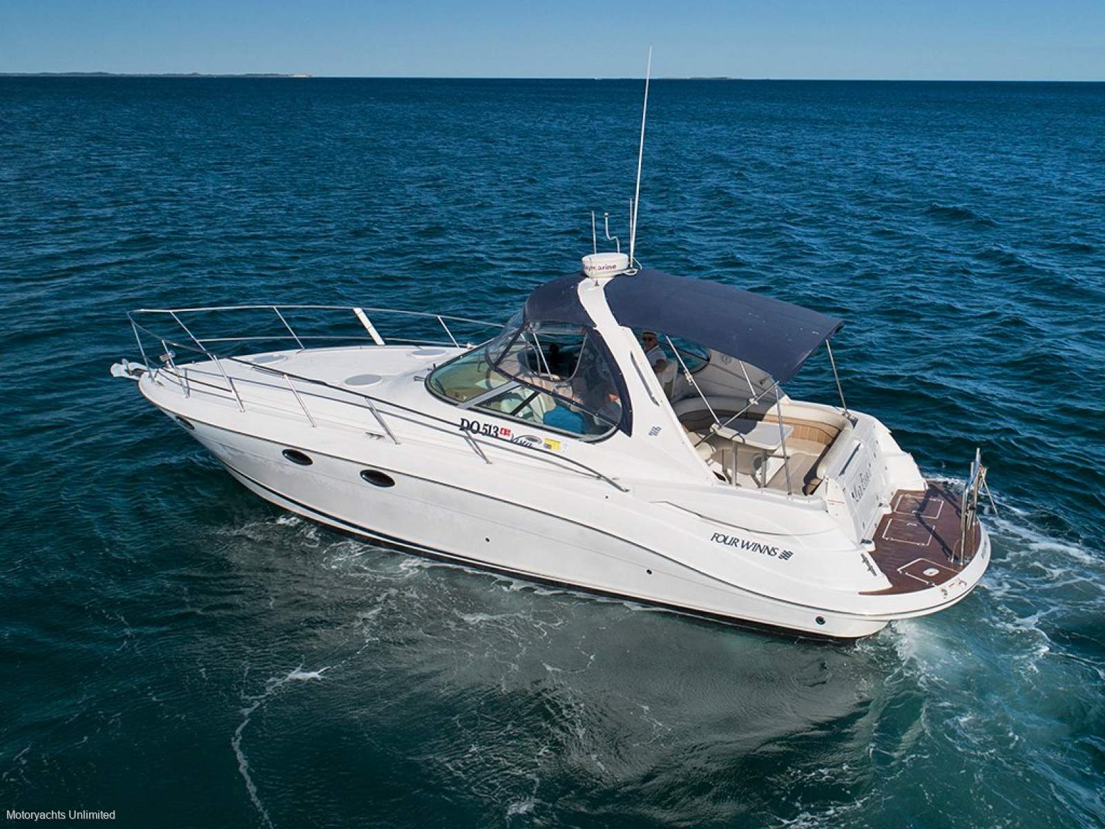 Four Winns Vista 348 - Packed with amazing features
