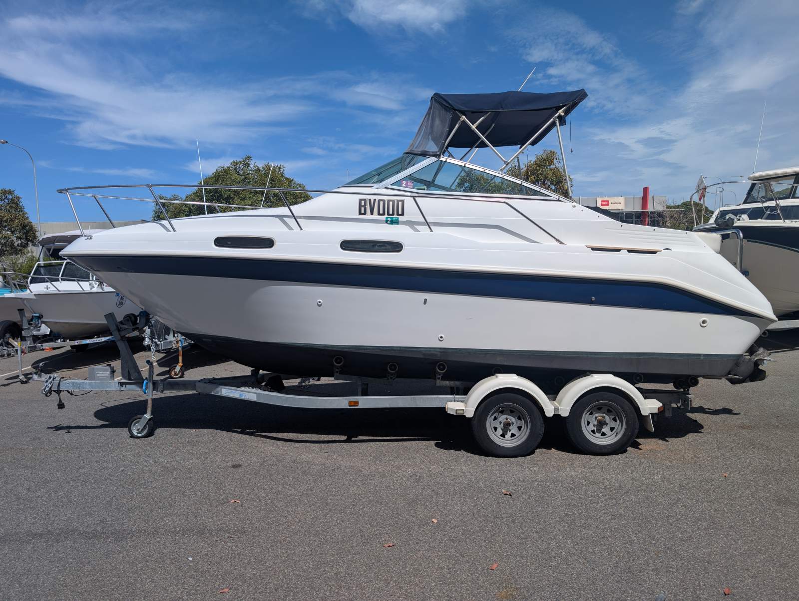 Sea Ray 230