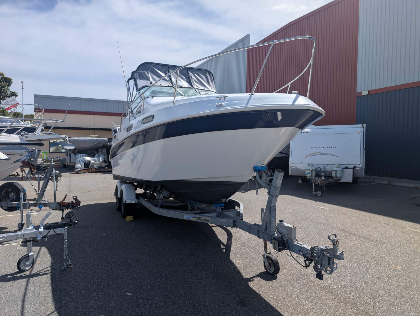 Sea Ray 230