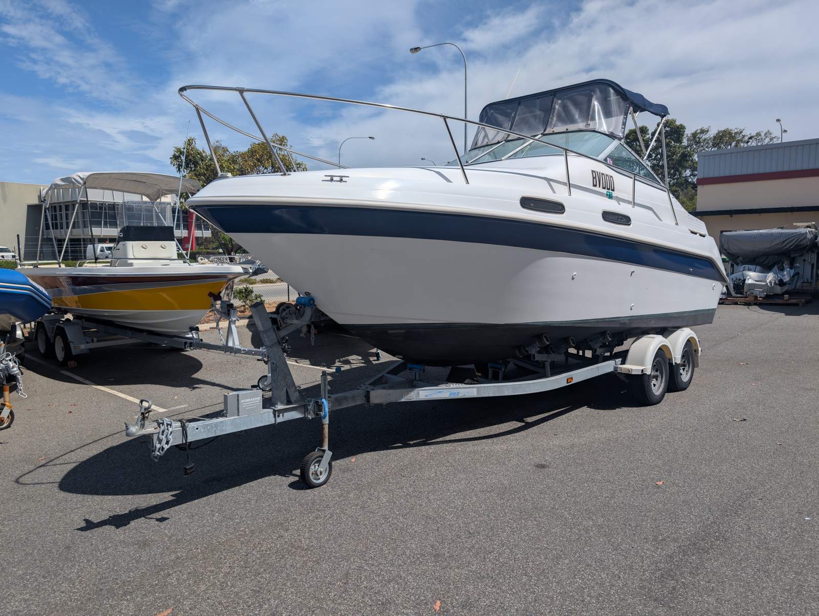Sea Ray 230