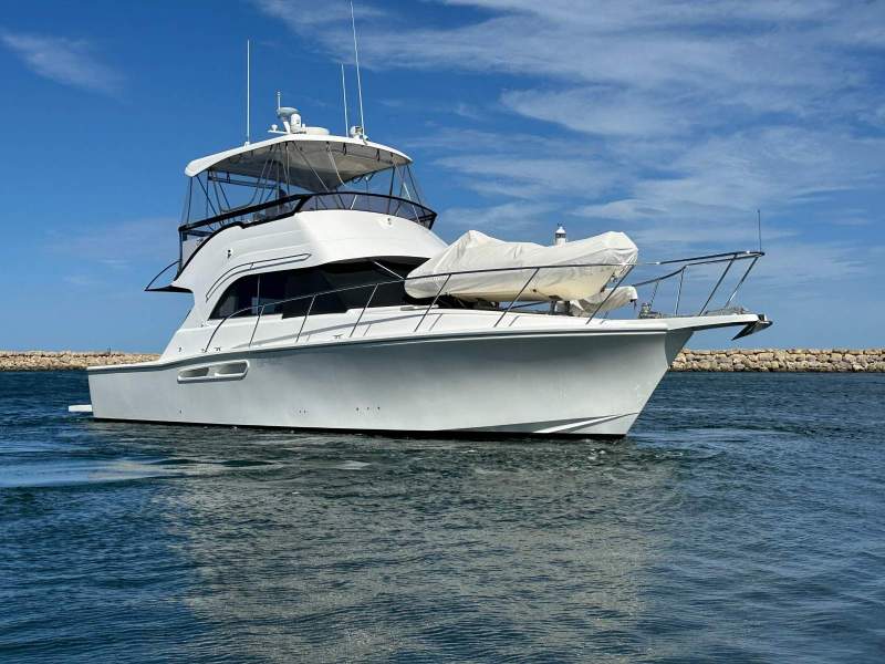 Caribbean 40 Flybridge Cruiser