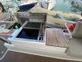 Fountaine Pajot Elba 45 'Shavasan':Cockpit bbq
