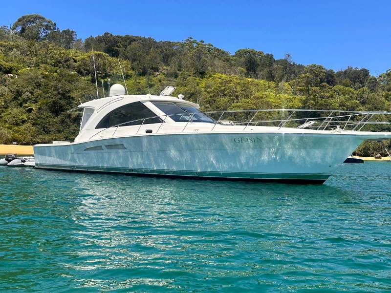 Riviera 48 Offshore Express ENCLOSED TARGA