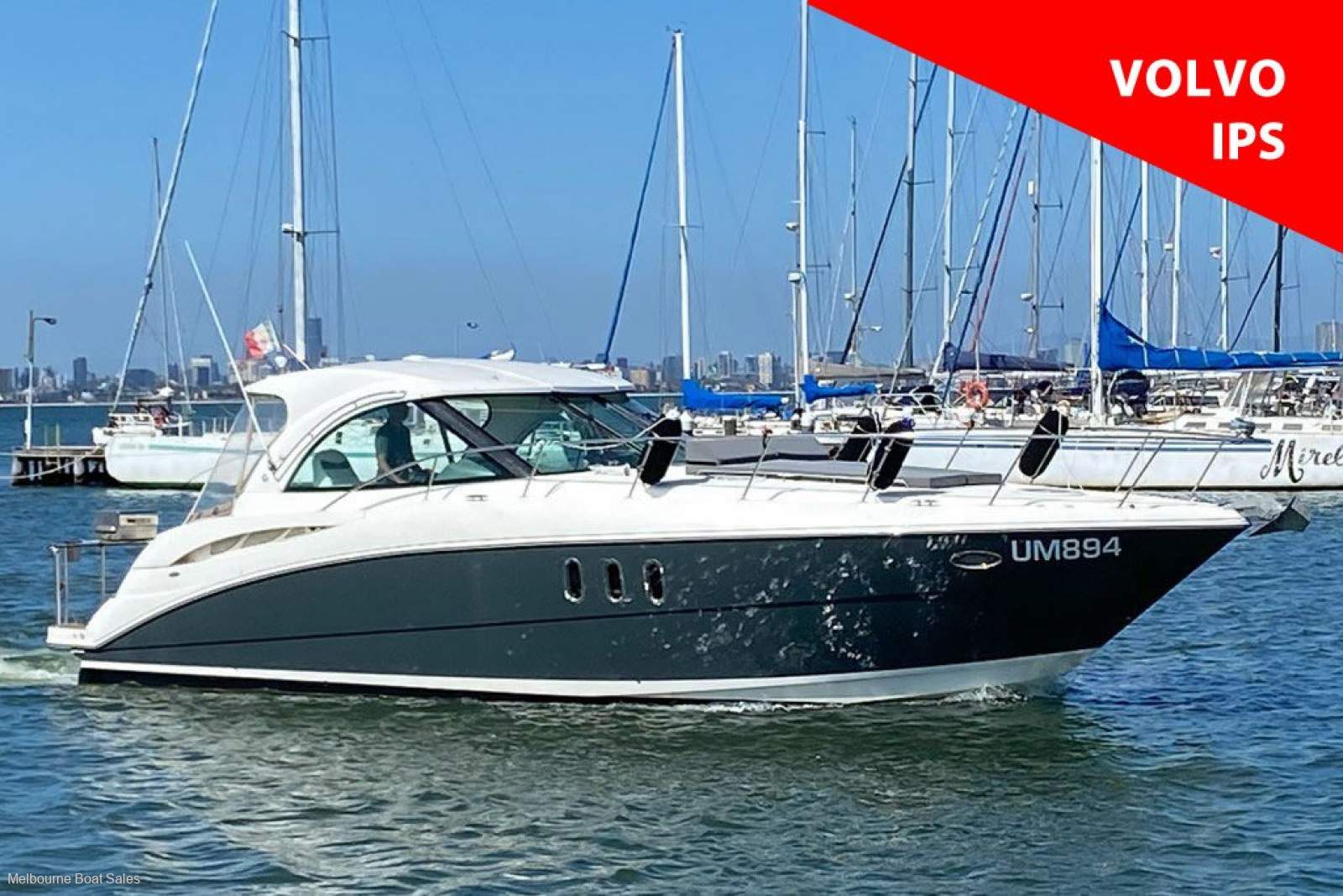 Cruisers Yachts 390 Express Coupe - WITH VOLVO IPS