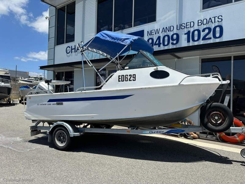 Brooker 525 Discovery Cuddy