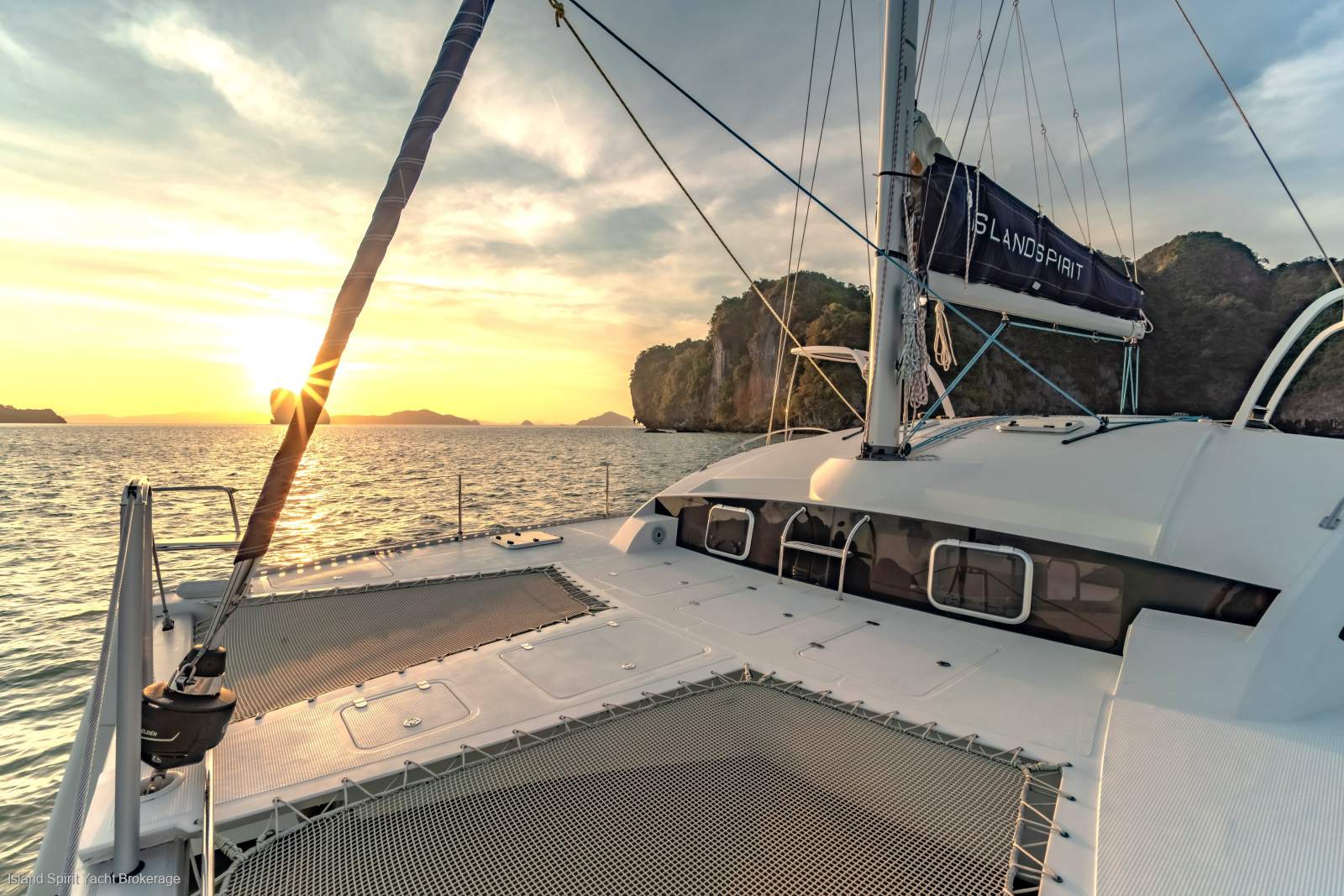 Island Spirit 410