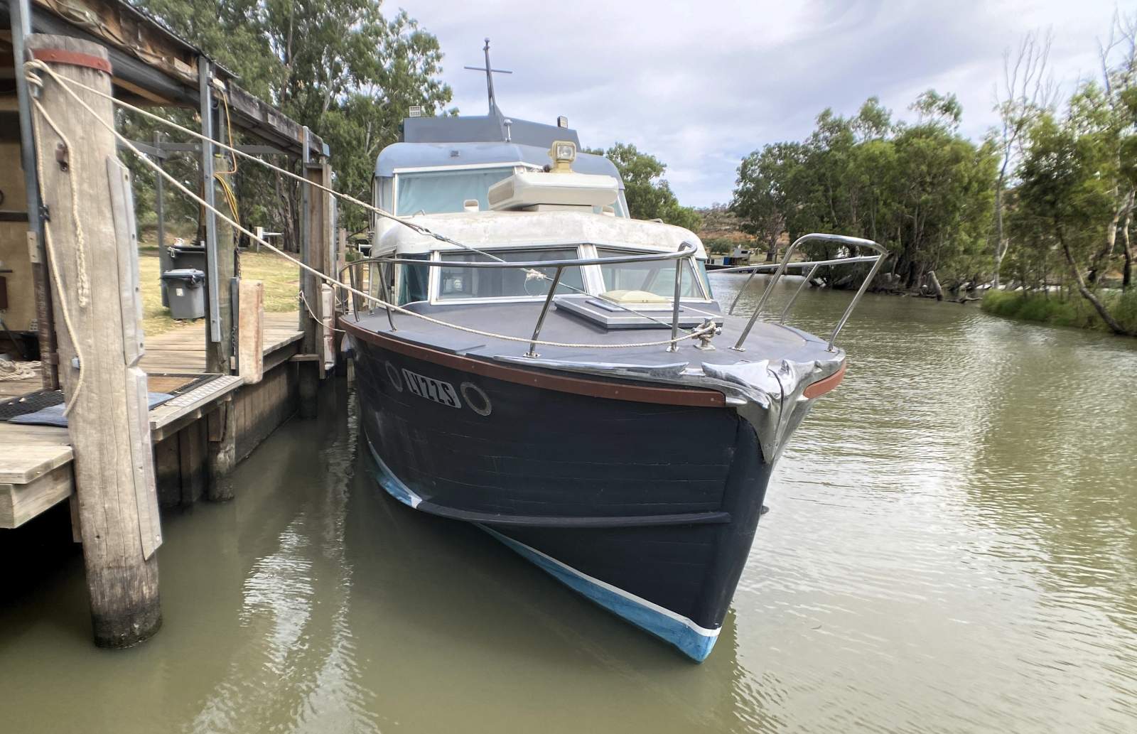 ZOTTI TORO. Elegant Timber River Cruiser, Sleeps 6
