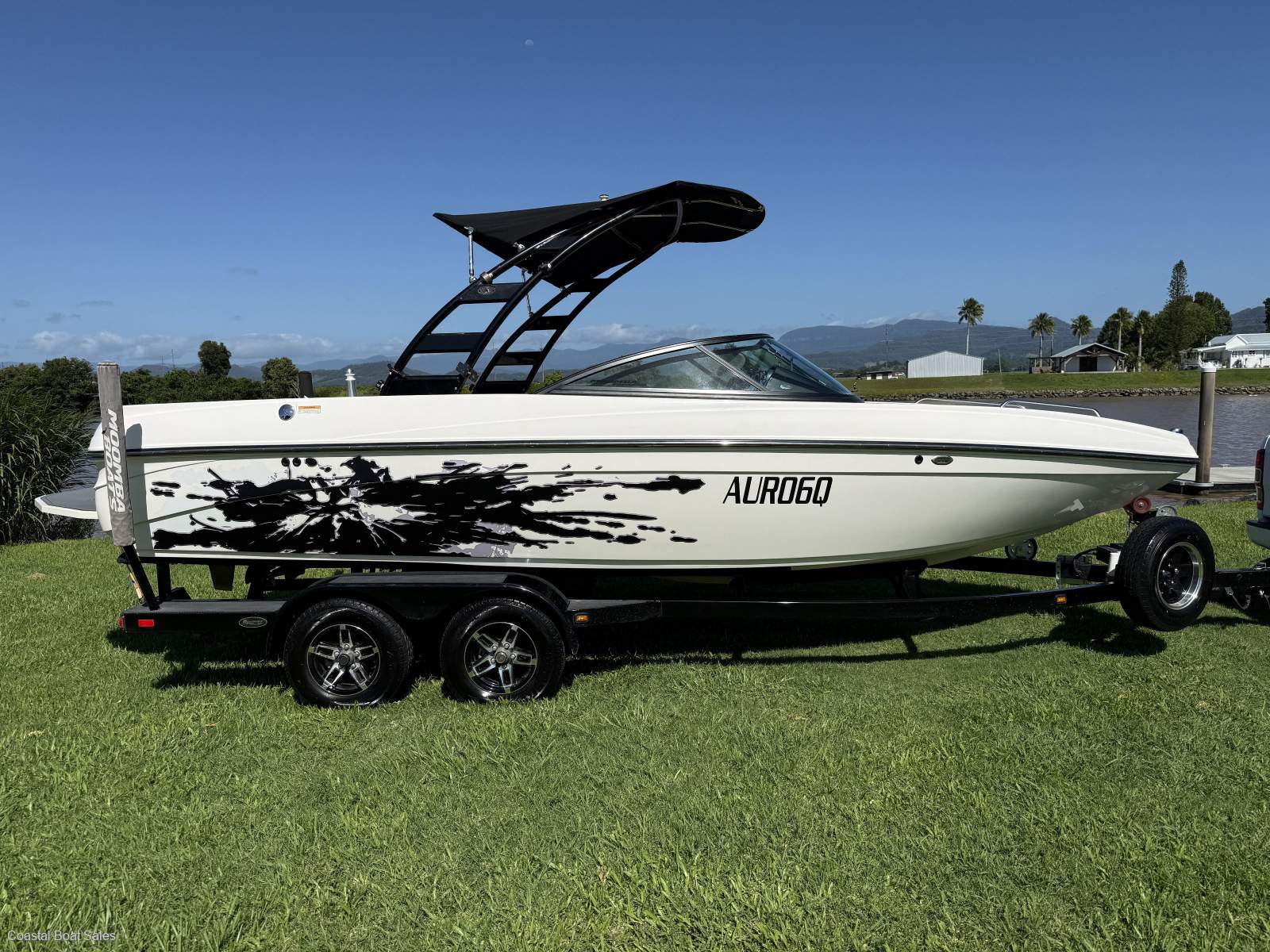 Moomba Mobius LSV