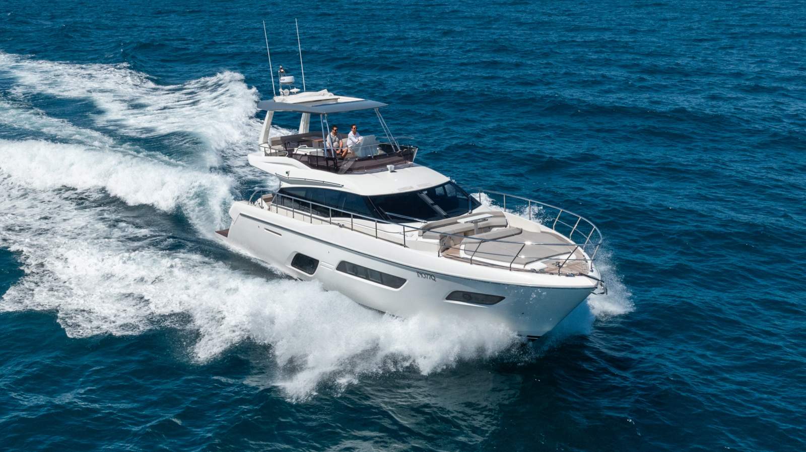 Ferretti 550