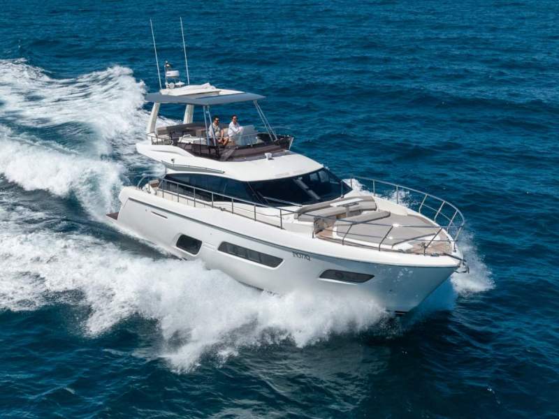 Ferretti 550