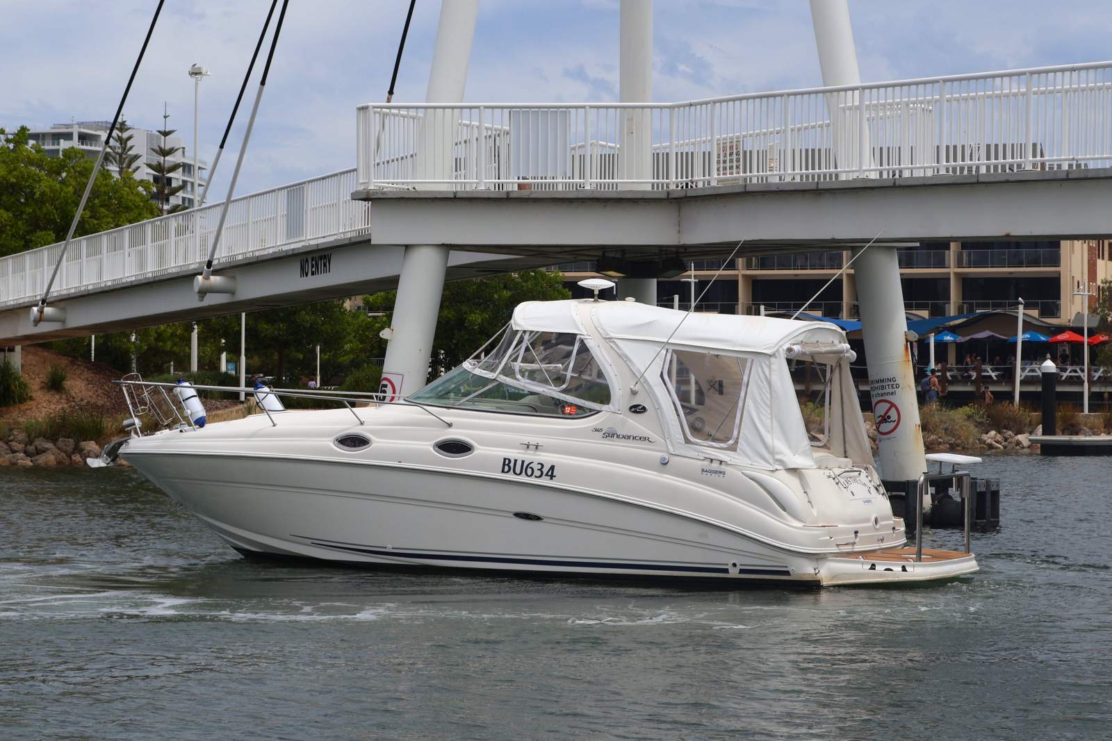 Sea Ray 315 Sundancer - A Luxury Cruiser with Impeccable Upgrades!