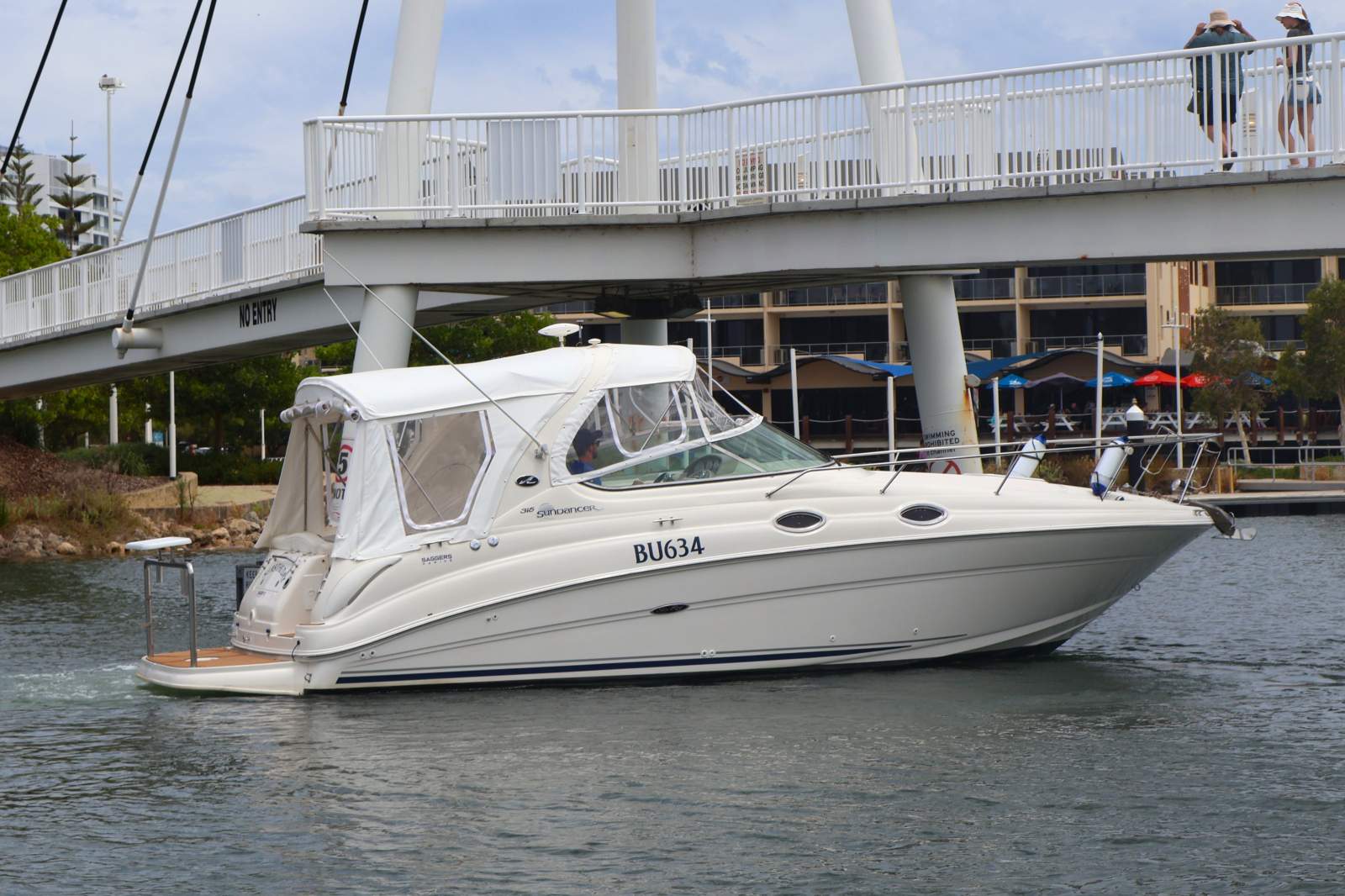 Sea Ray 315 Sundancer - A Luxury Cruiser with Impeccable Upgrades!
