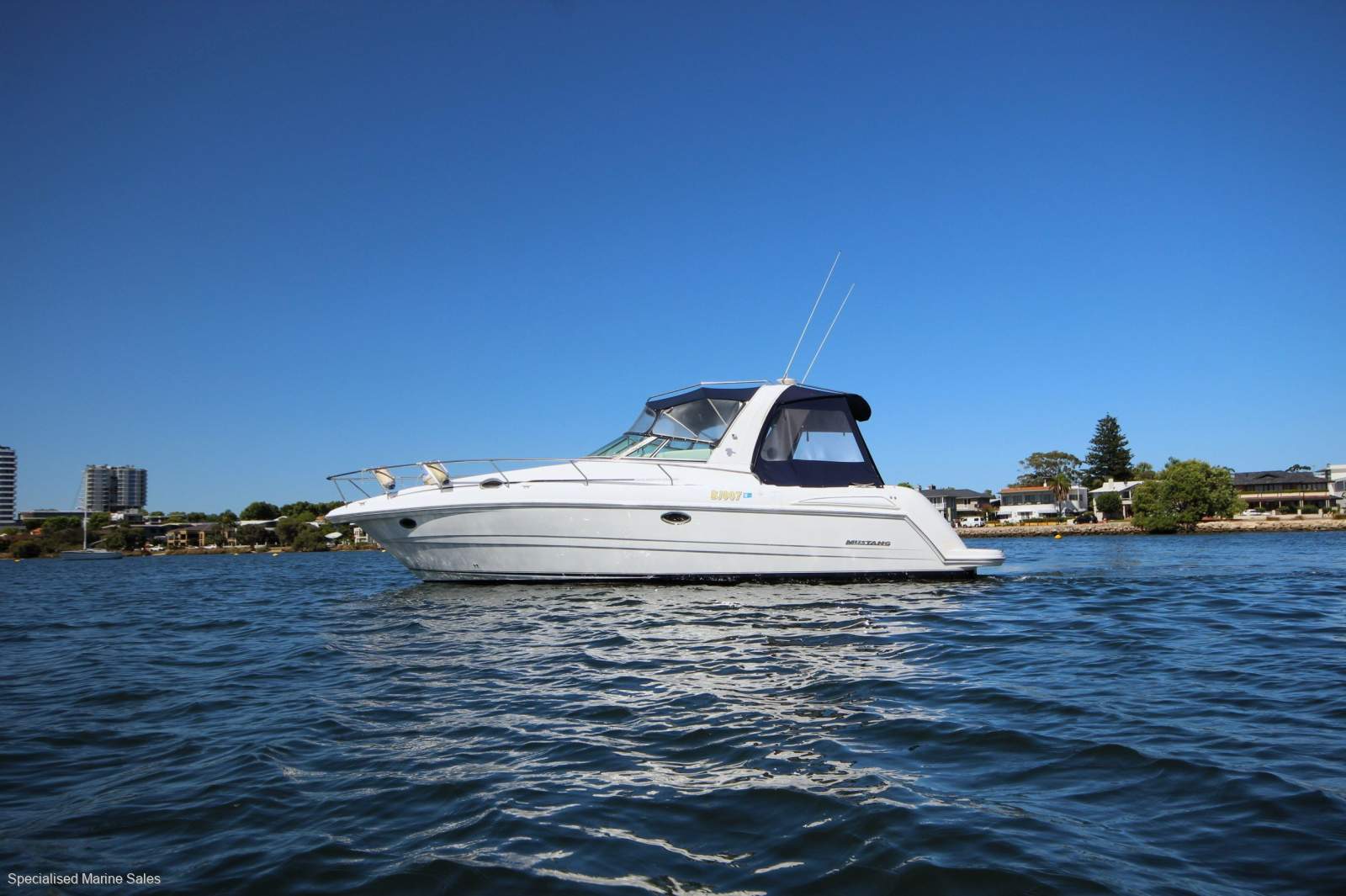 Mustang 3800 Sportcruiser *** ALL REASONABLE OFFERS PRESENTED ***