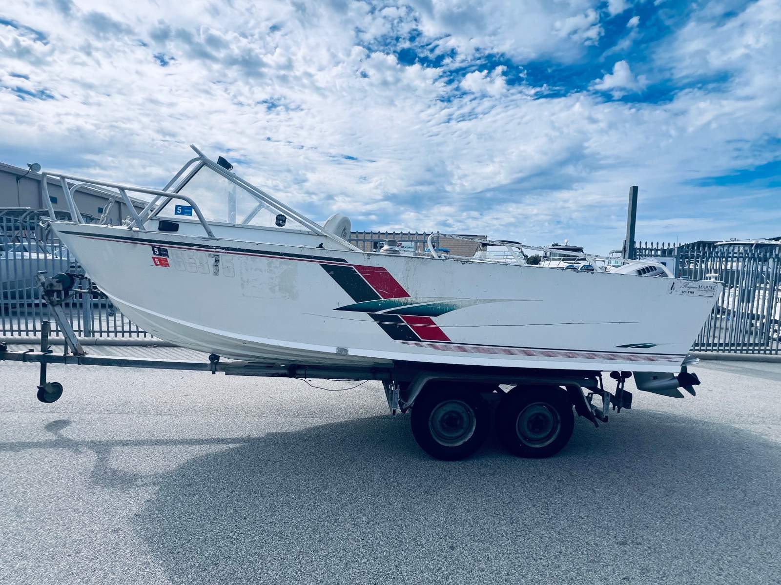 Penguin 5.8 Runabout