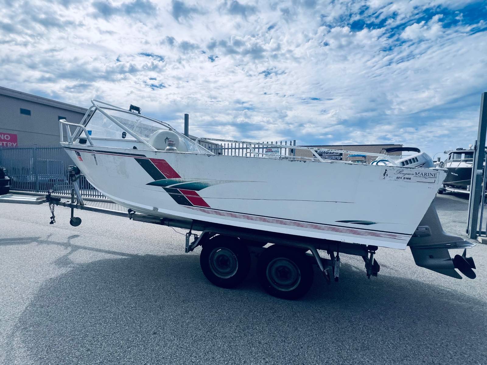 Penguin 5.8 Runabout