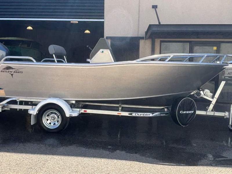 Outlaw Boats 5100