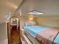 Lightwave 38 Owners Version:Stb fwd cabin