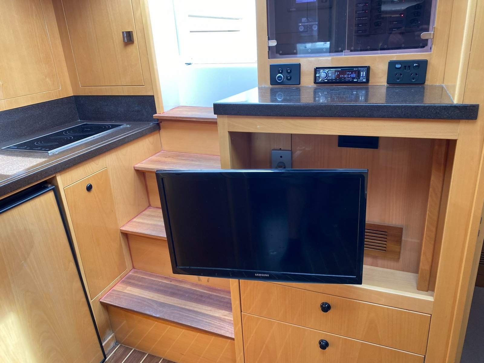 ARGO Riviera 43 Offshore Express Boat Brokers of Tasmania