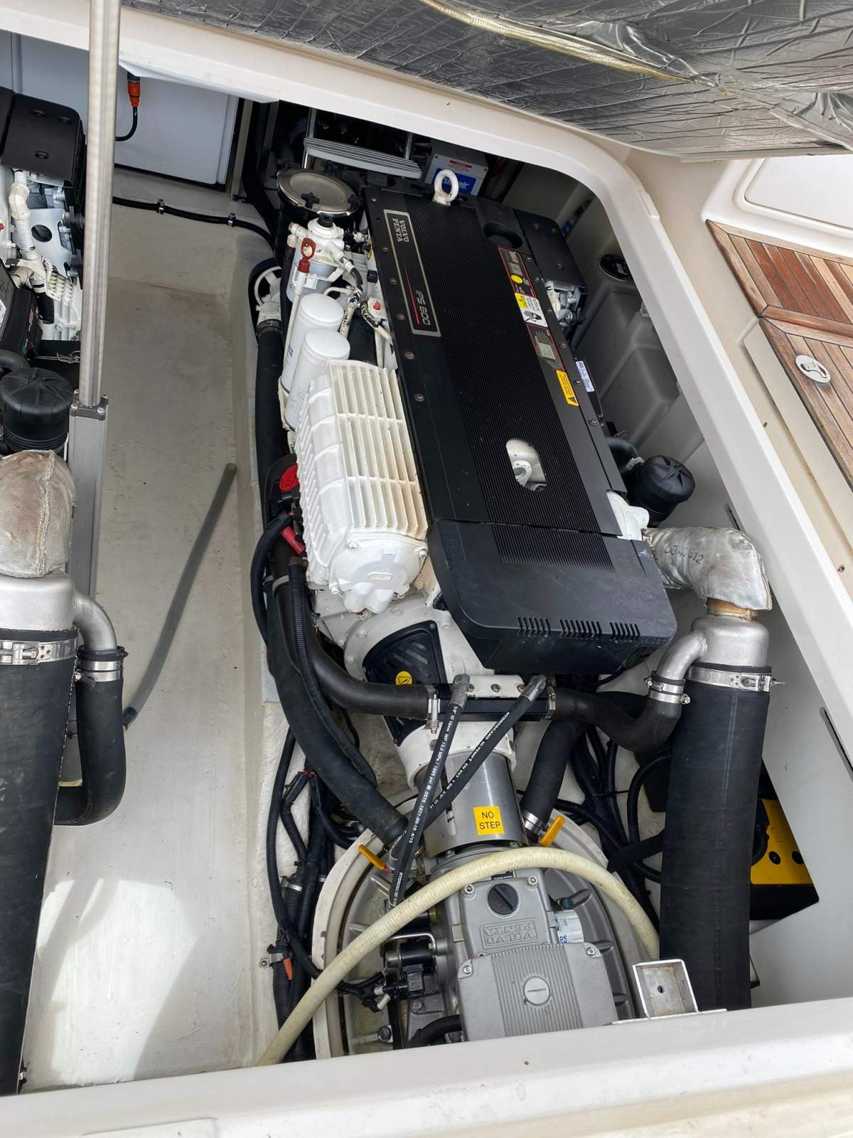 ARGO Riviera 43 Offshore Express Boat Brokers of Tasmania