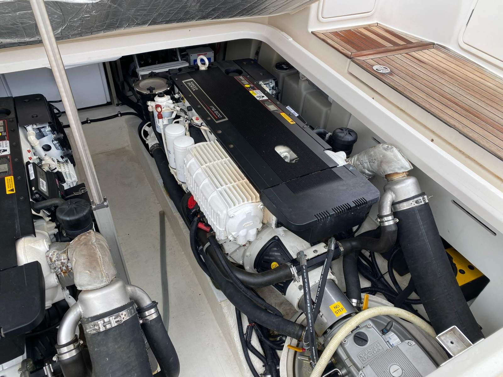 ARGO Riviera 43 Offshore Express Boat Brokers of Tasmania