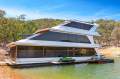 Legacy Houseboat Holiday Home on Lake Eildon:Legacy on Lake Eildon