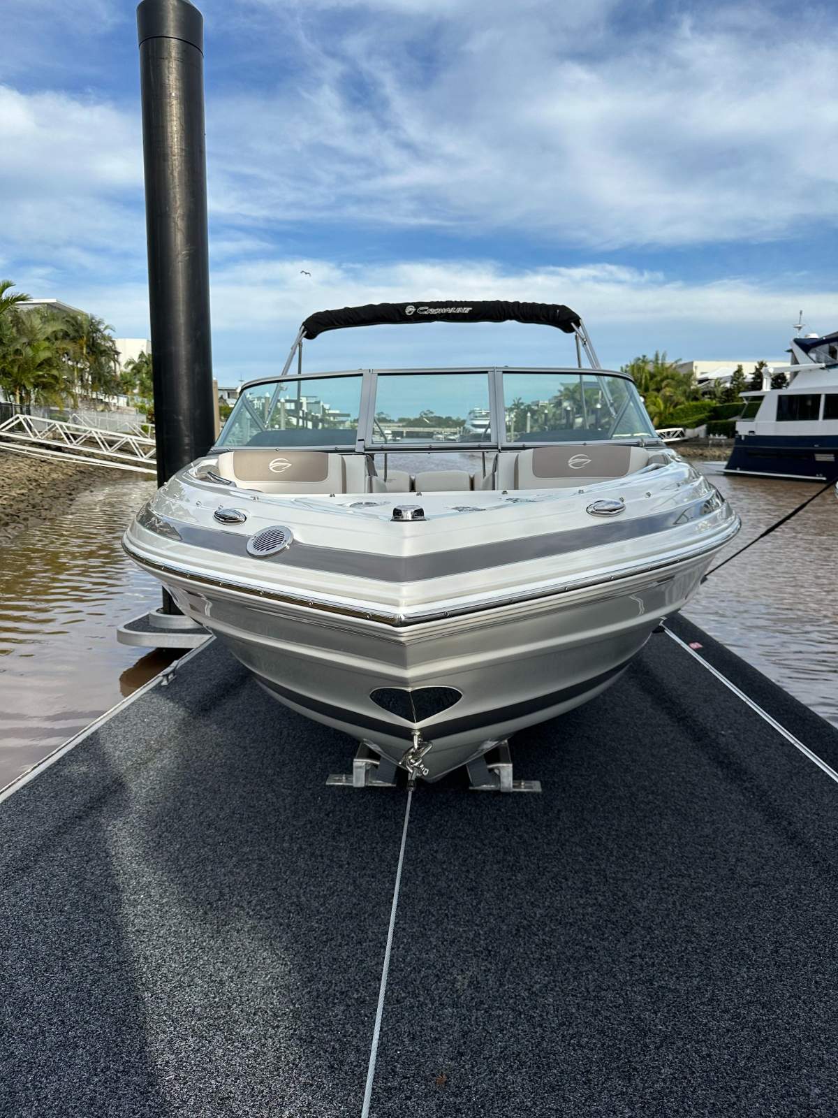 Crownline 220 SS 2023 - NEARLY NEW just over 1 year old
