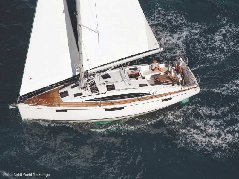 Bavaria Vision 42 ready to ship