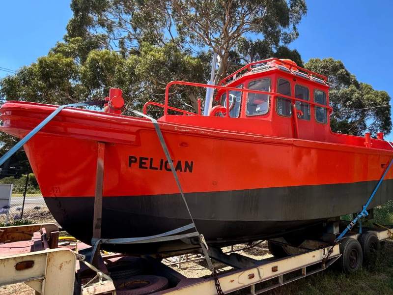 Custom line boat or tug