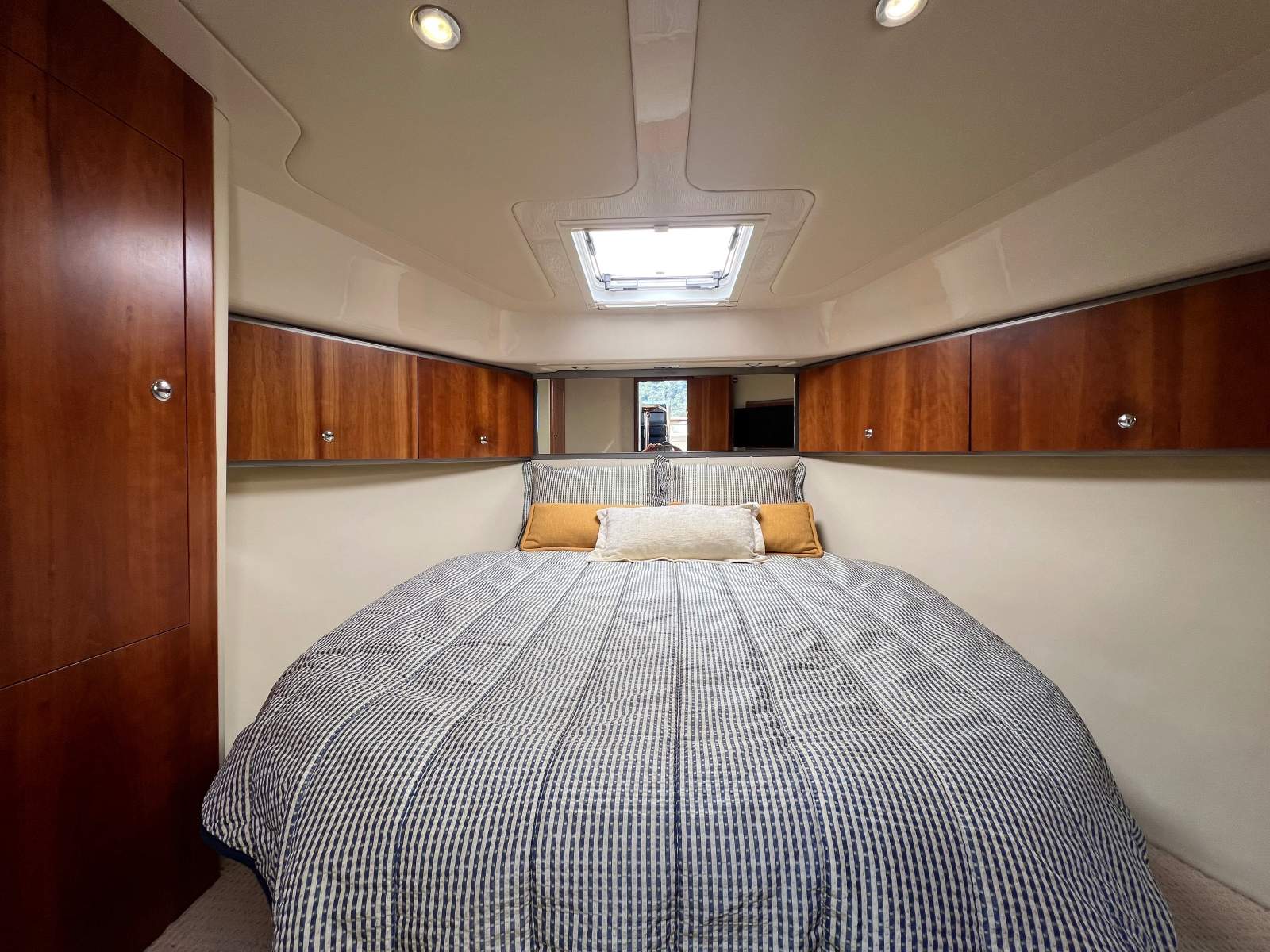 Riviera 3600 Sport Yacht