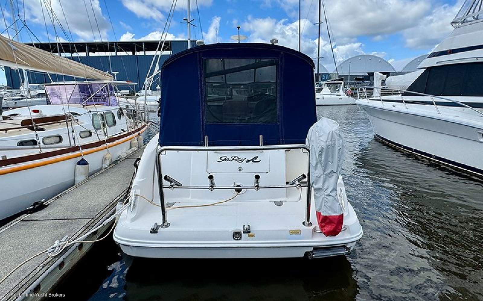 Sea Ray 325 Sundancer