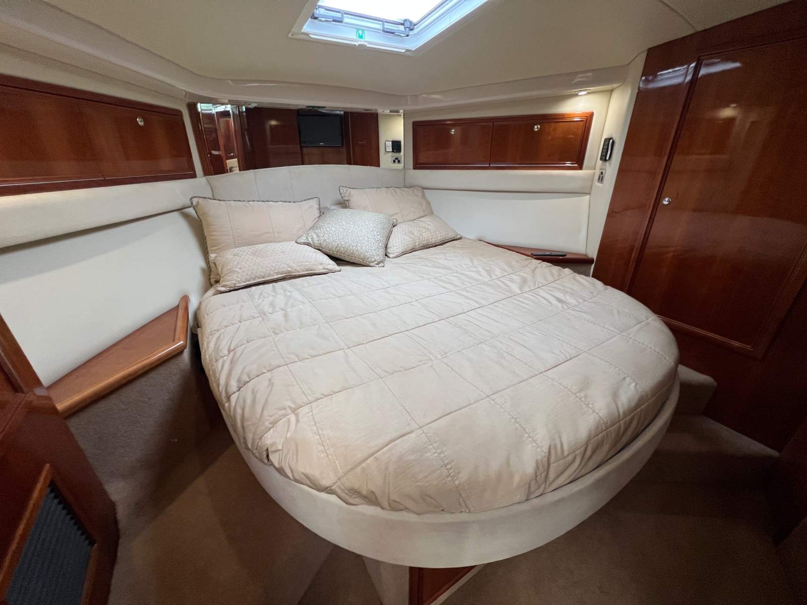 Riviera 51 Enclosed Flybridge - R Marine Sydney