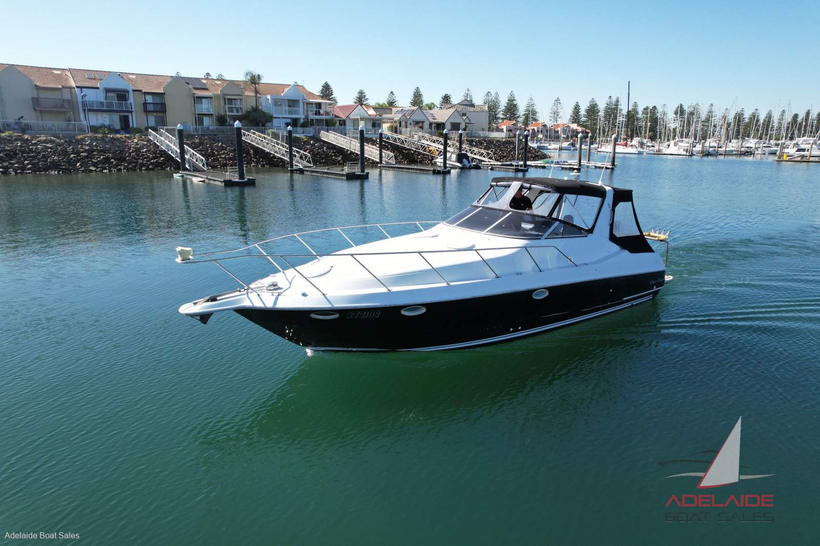 Chris Craft 3400 Sports Cruiser