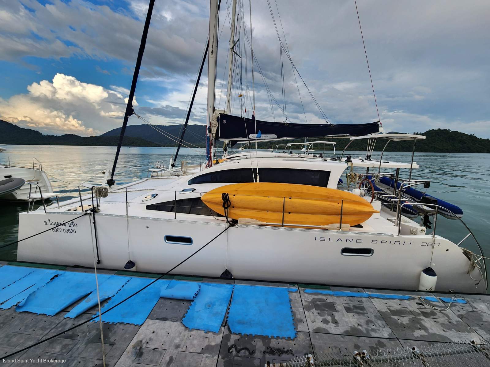 Island Spirit IS380 'Island Breeze'