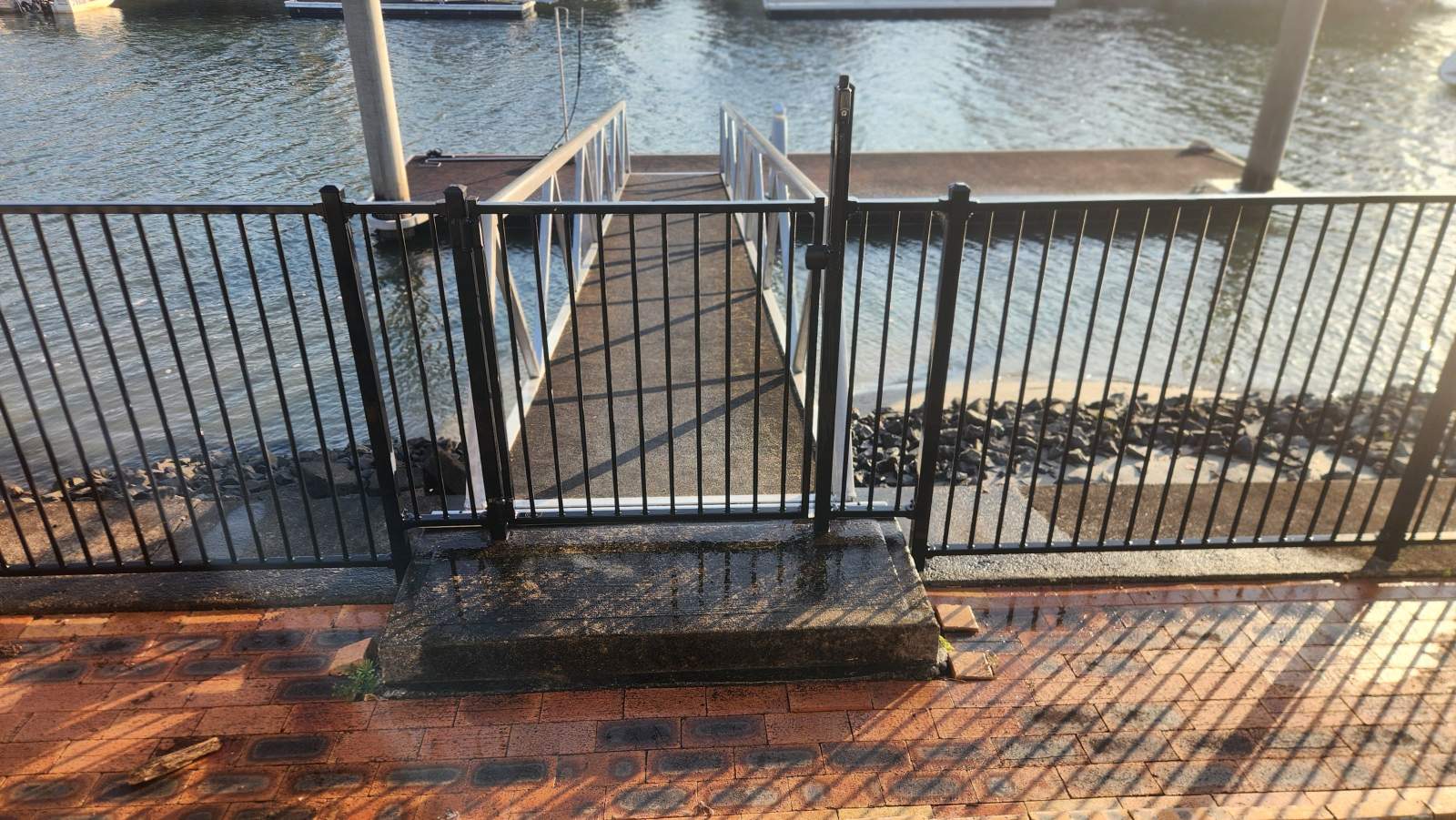 12m, No Width Restriction, no bridges Pontoon for Rent (Not Live-Aboard).