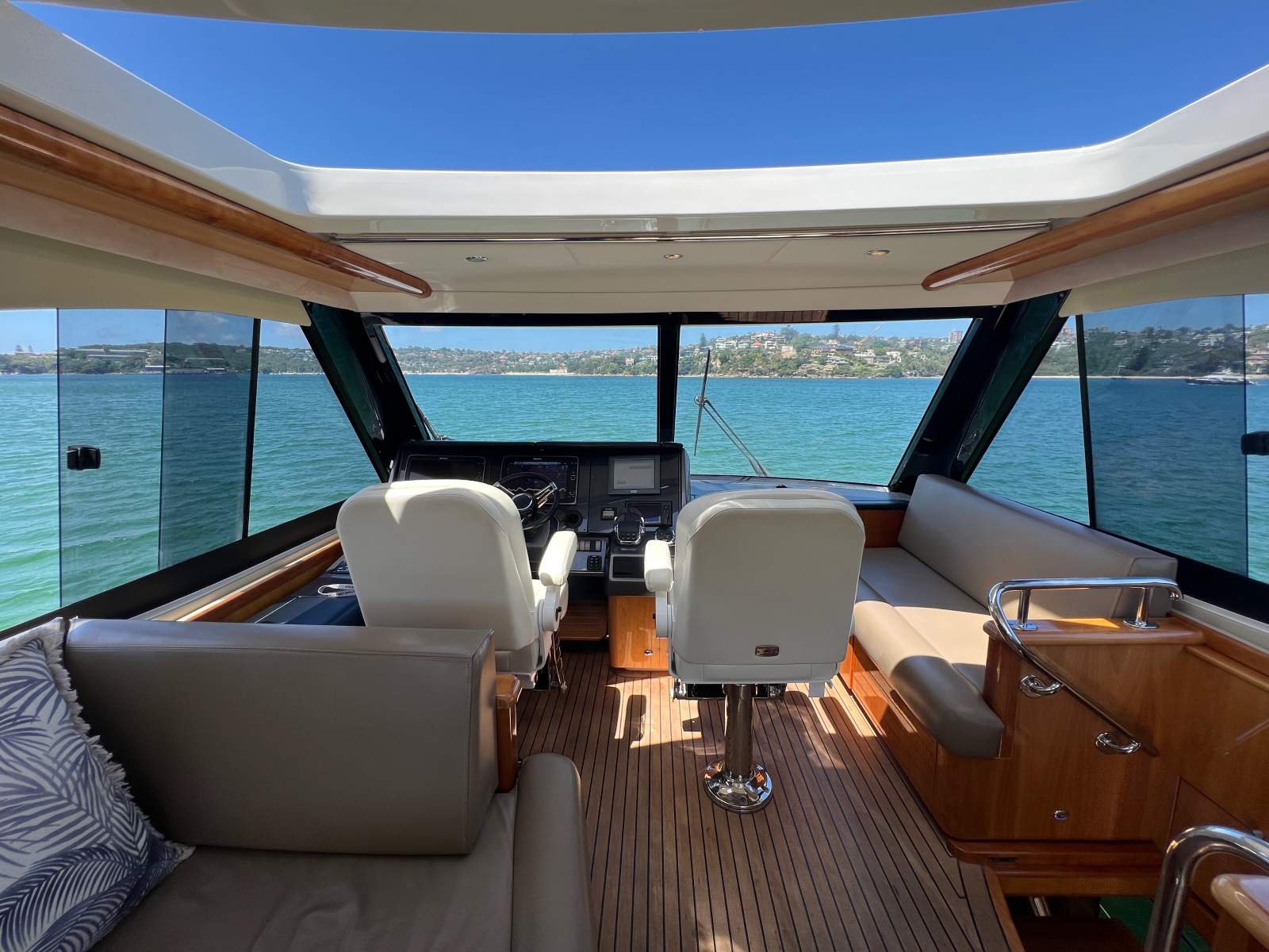 Riviera 53 Enclosed Flybridge