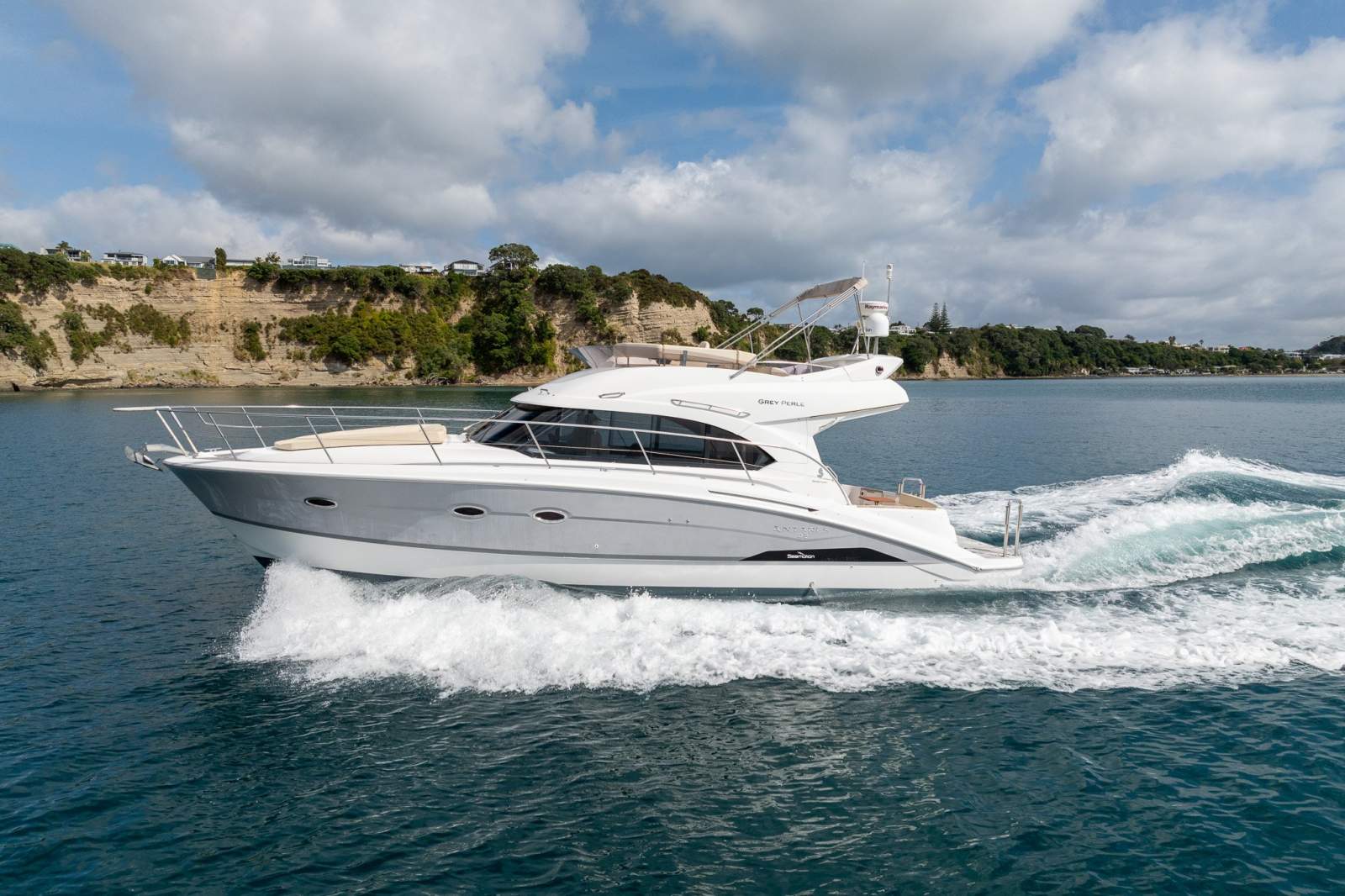 Beneteau Antares 42