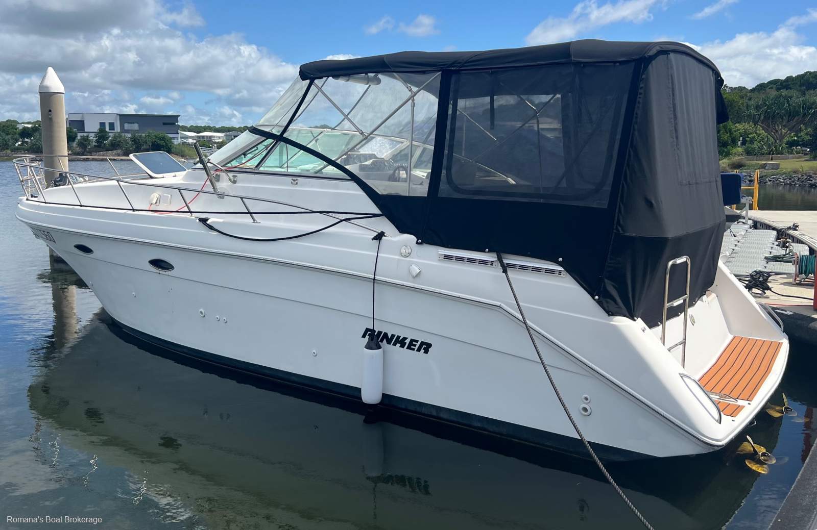 Rinker 300 Fiesta Vee